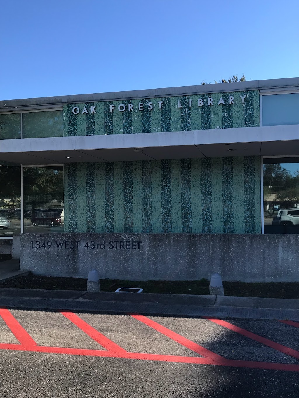 Oak Forest Neighborhood Library | 1349 W 43rd St, Houston, TX 77018 | Phone: (832) 393-1960
