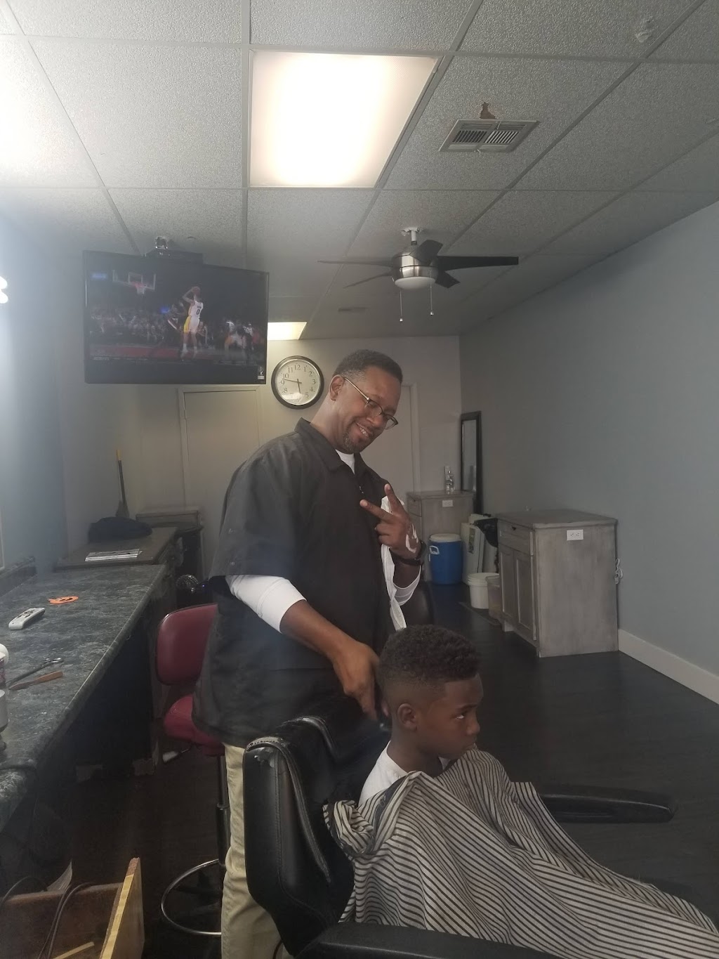 Kalis Barber Shop | 15000 Bellaire Blvd, Houston, TX 77083 | Phone: (281) 530-0055
